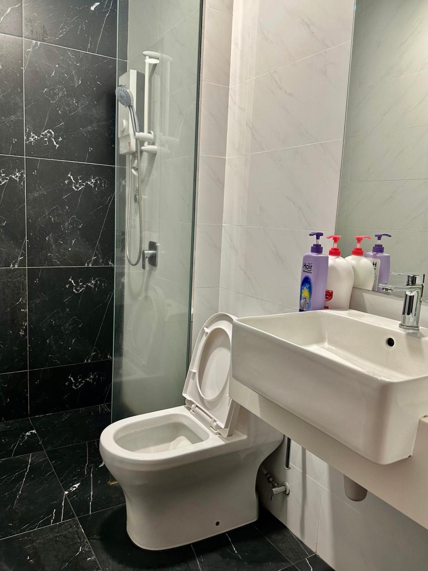 Beacon Executive Suite - City View - By Iz جورج تاون المظهر الخارجي الصورة