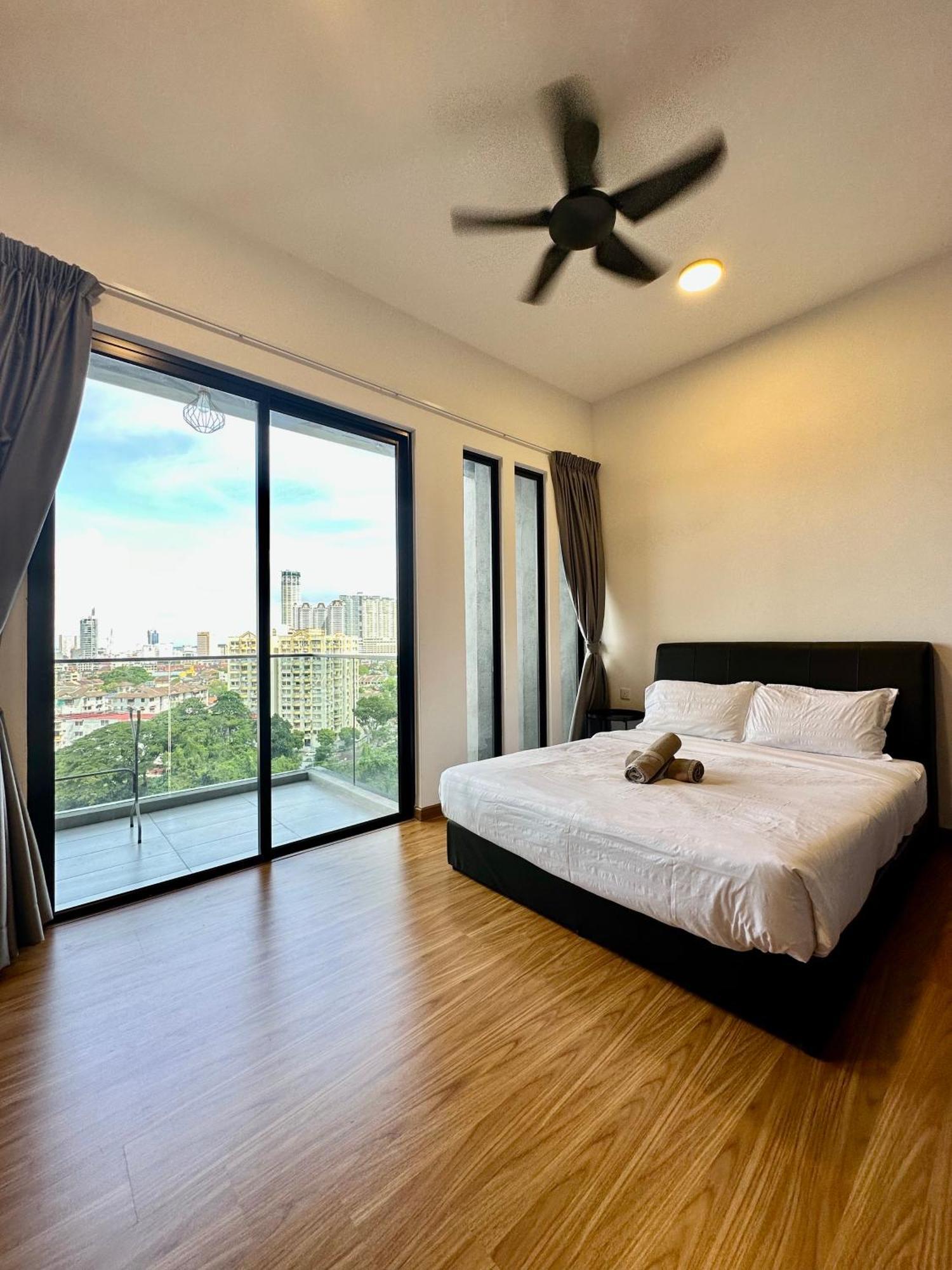 Beacon Executive Suite - City View - By Iz جورج تاون المظهر الخارجي الصورة