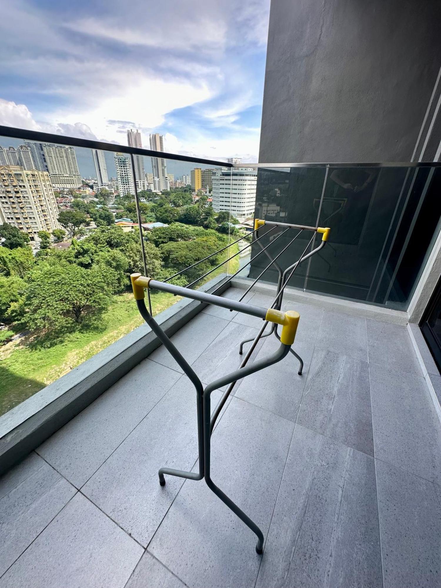 Beacon Executive Suite - City View - By Iz جورج تاون المظهر الخارجي الصورة