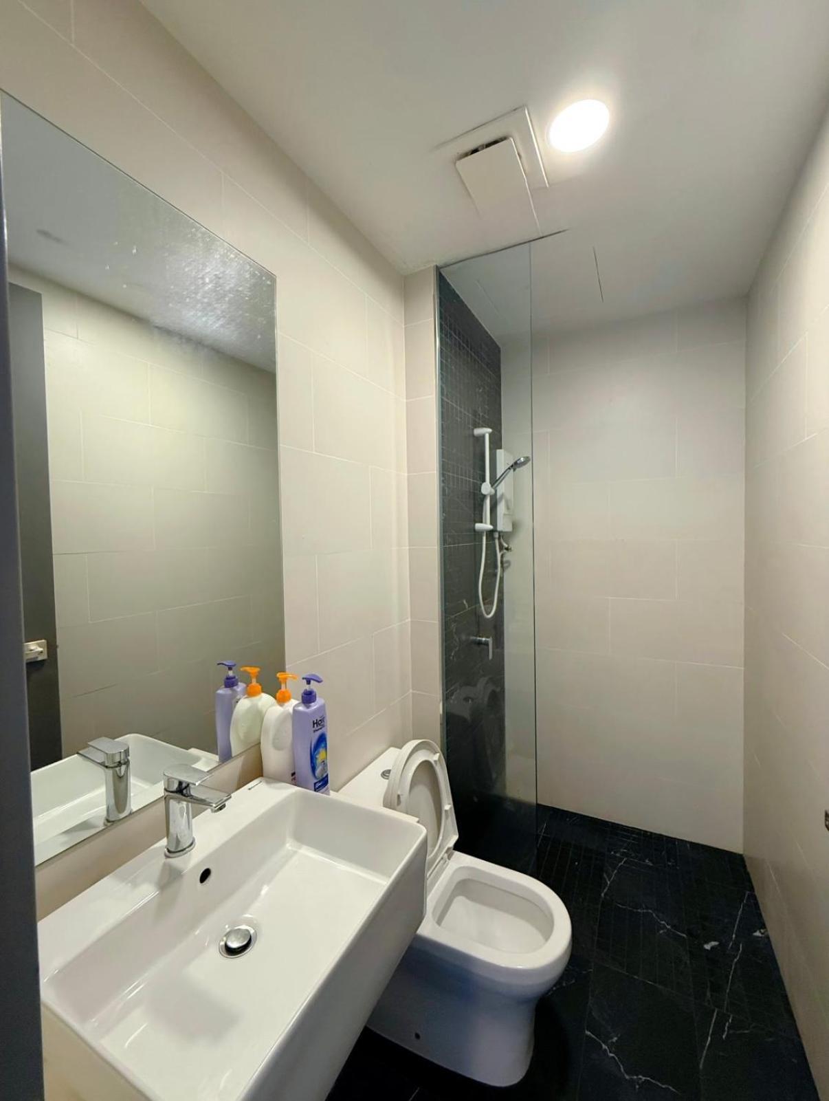 Beacon Executive Suite - City View - By Iz جورج تاون المظهر الخارجي الصورة